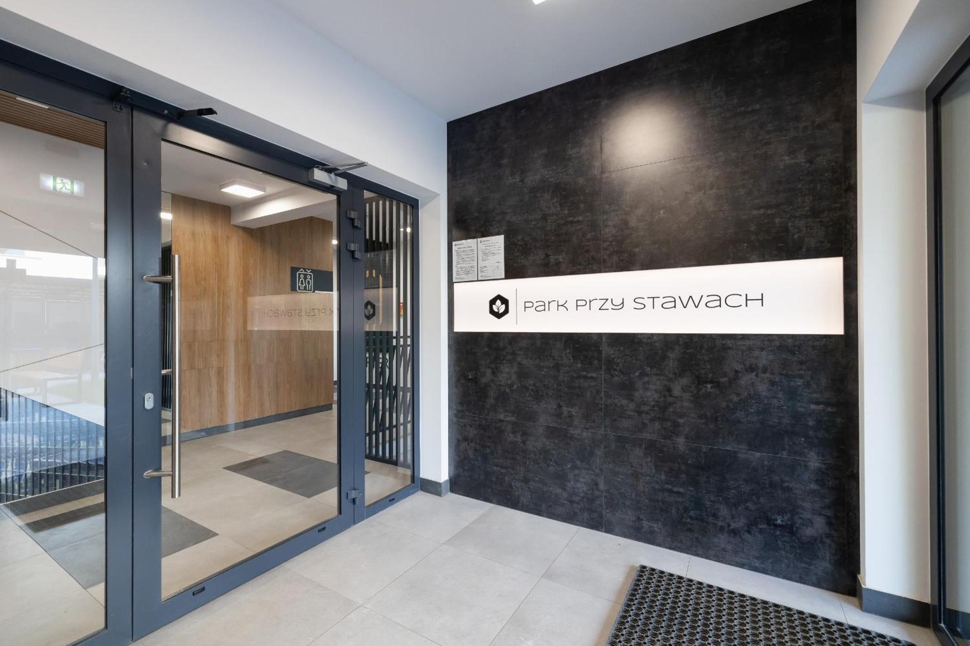 Luxury Two Bedroom Apartment With Terrace And Parking By Renters Prestige Katowice Exterior foto